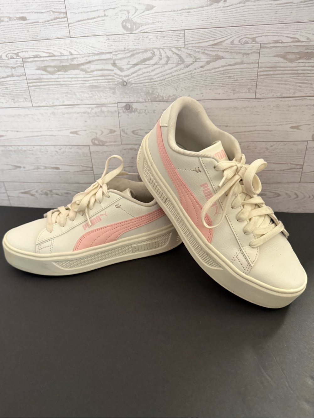 PUMA Womens Smash Platform V3 White Pink Sneaker Size 8.5 Pickleball Tennis